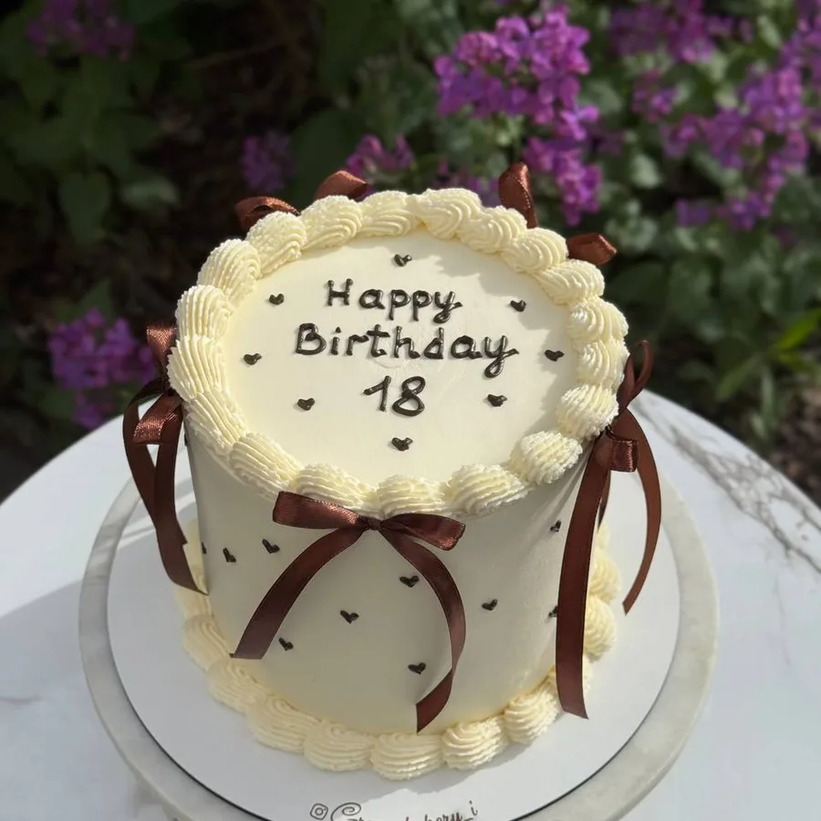Torte 2 kg · 120 €
